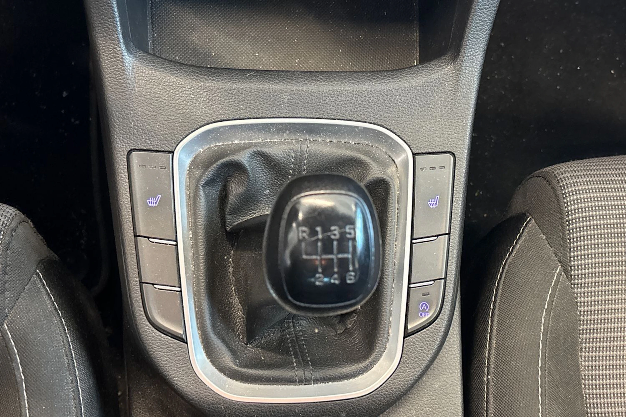 valkoinen Hyundai i30 5d 2017 kuva 38.
