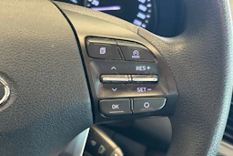 valkoinen Hyundai i30 5d 2017 kuva 41.