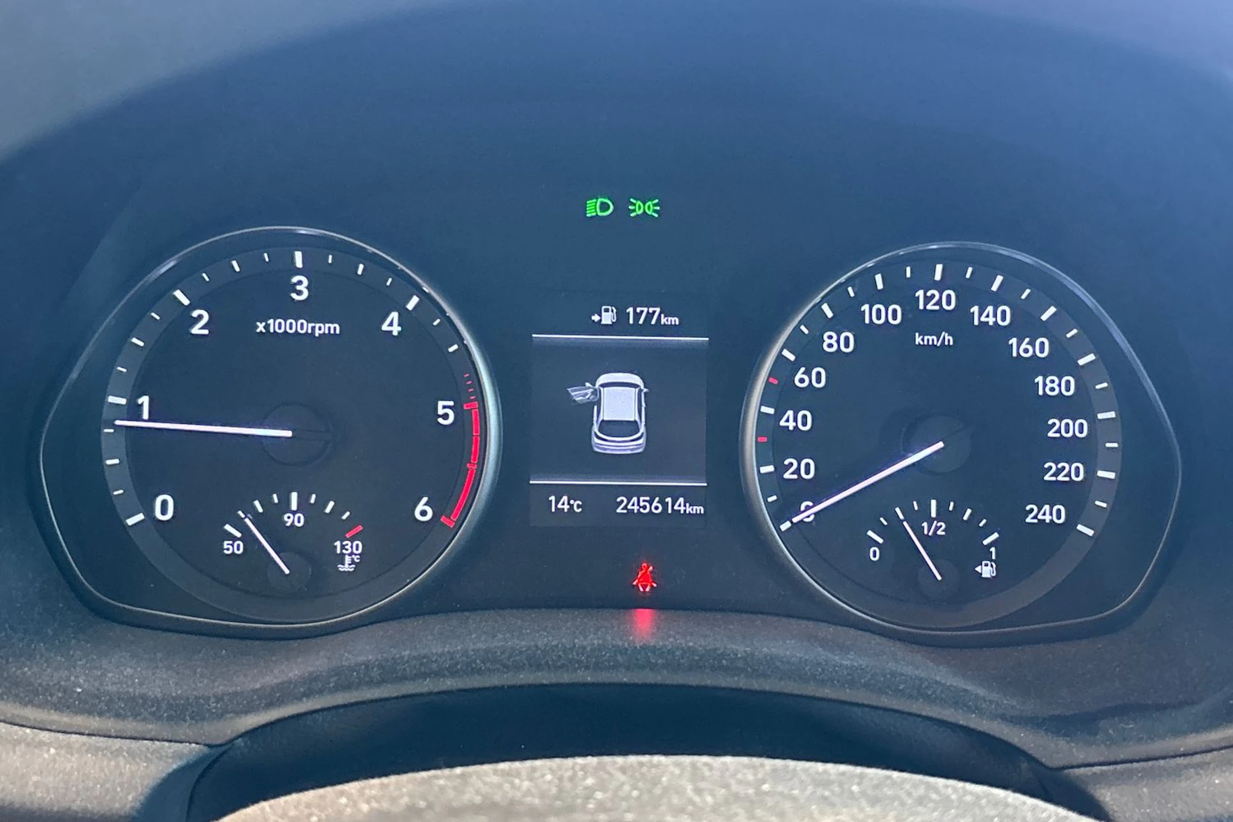 valkoinen Hyundai i30 5d 2017 kuva 44.