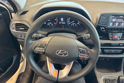 valkoinen Hyundai i30 5d 2017 kuva 45.