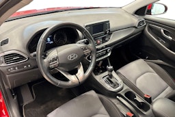 punainen Hyundai i30 5d 2017 kuva 7.