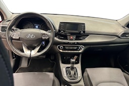 punainen Hyundai i30 5d 2017 kuva 9.