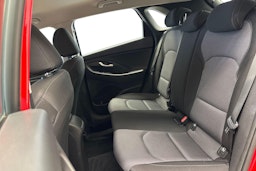 punainen Hyundai i30 5d 2017 kuva 10.