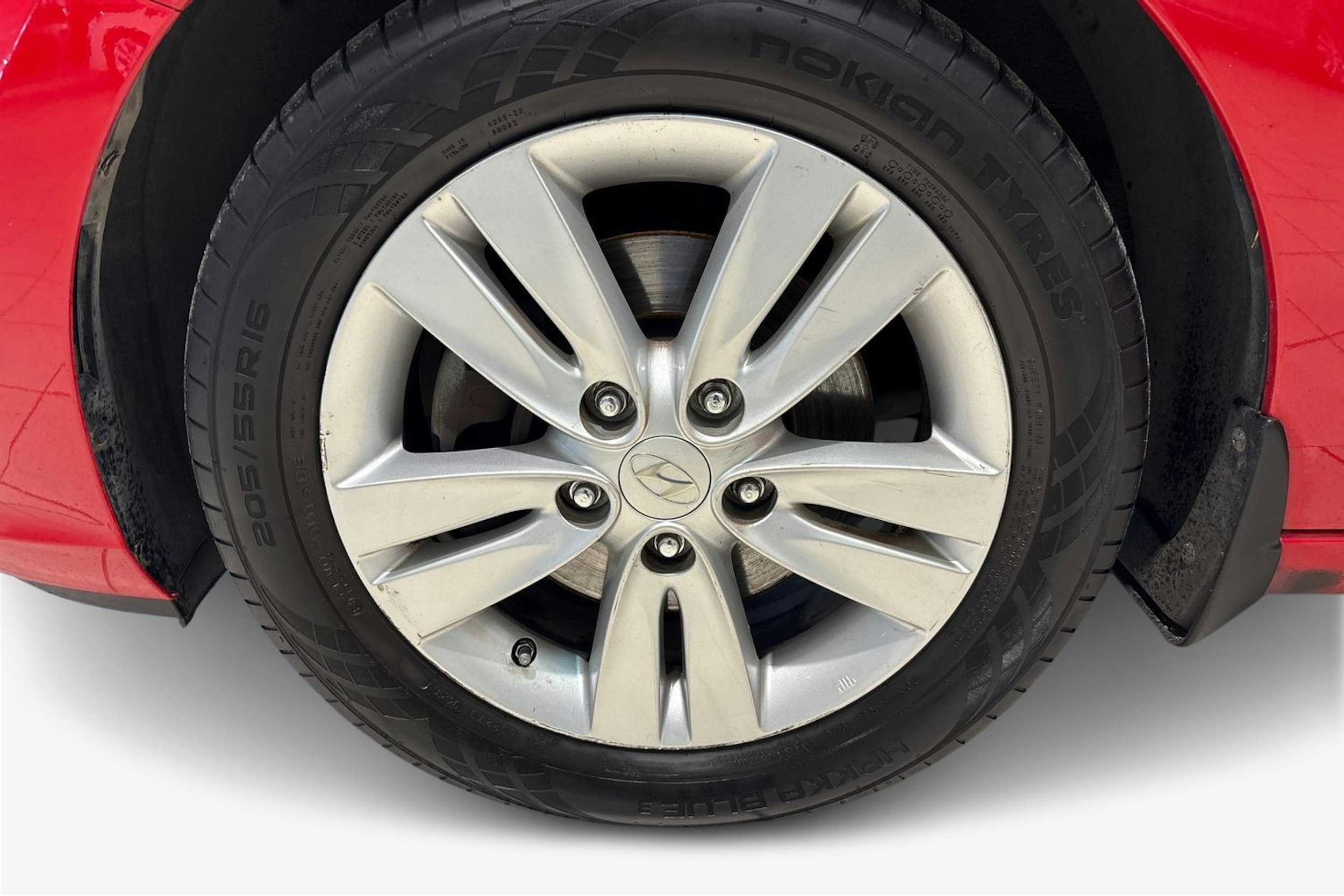 punainen Hyundai i30 5d 2017 kuva 11.