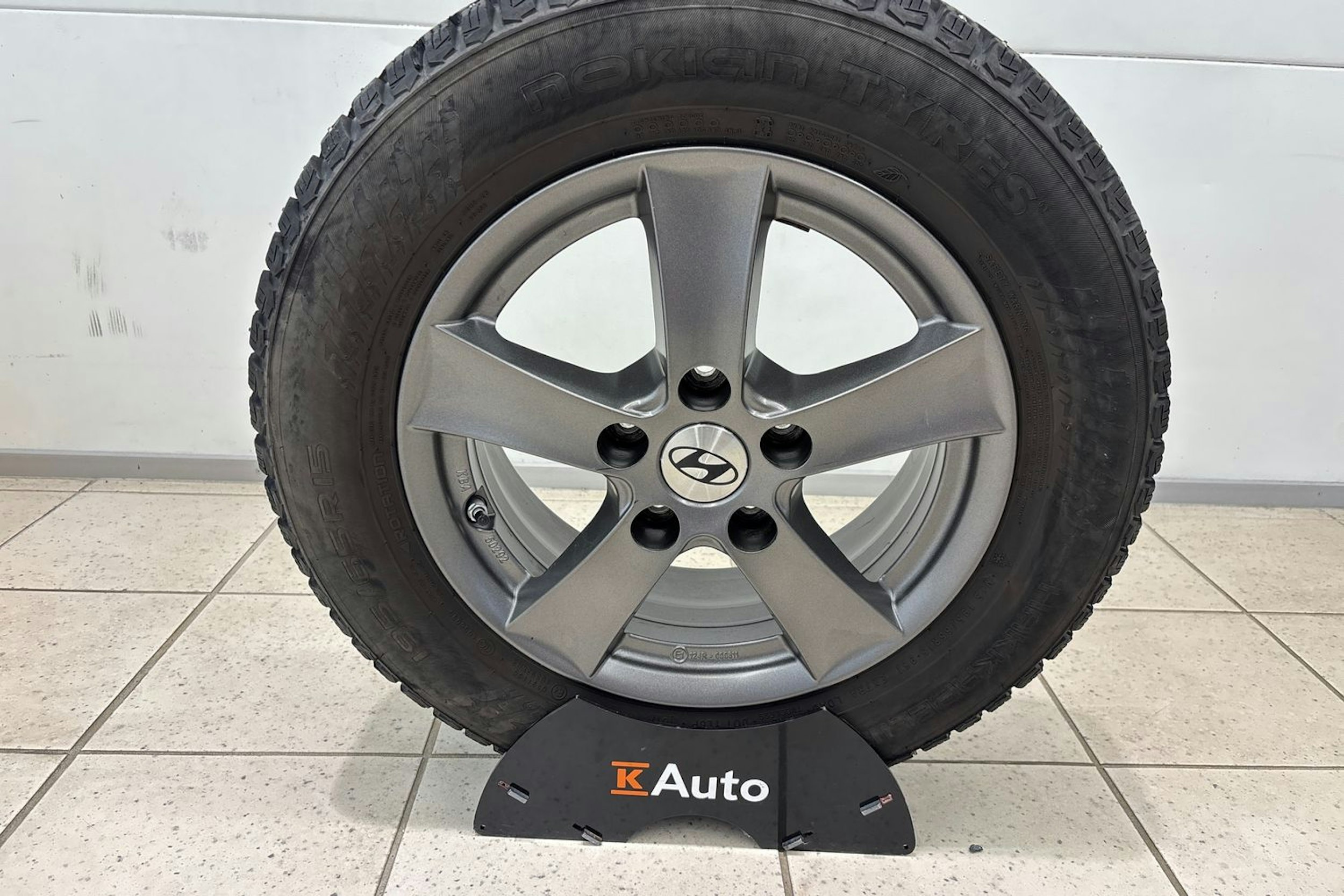 punainen Hyundai i30 5d 2017 kuva 14.