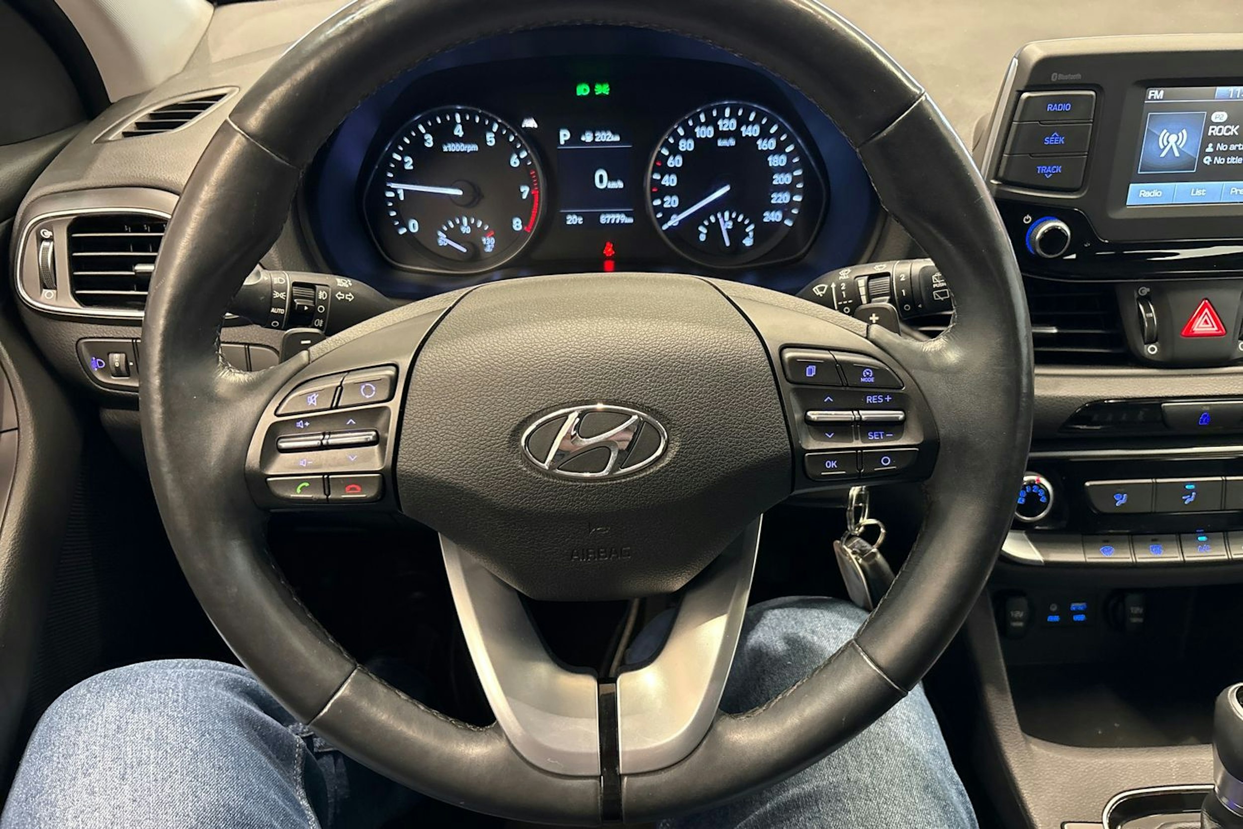 punainen Hyundai i30 5d 2017 kuva 17.