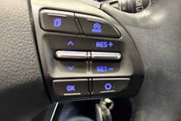 punainen Hyundai i30 5d 2017 kuva 18.