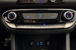 punainen Hyundai i30 5d 2017 kuva 23.