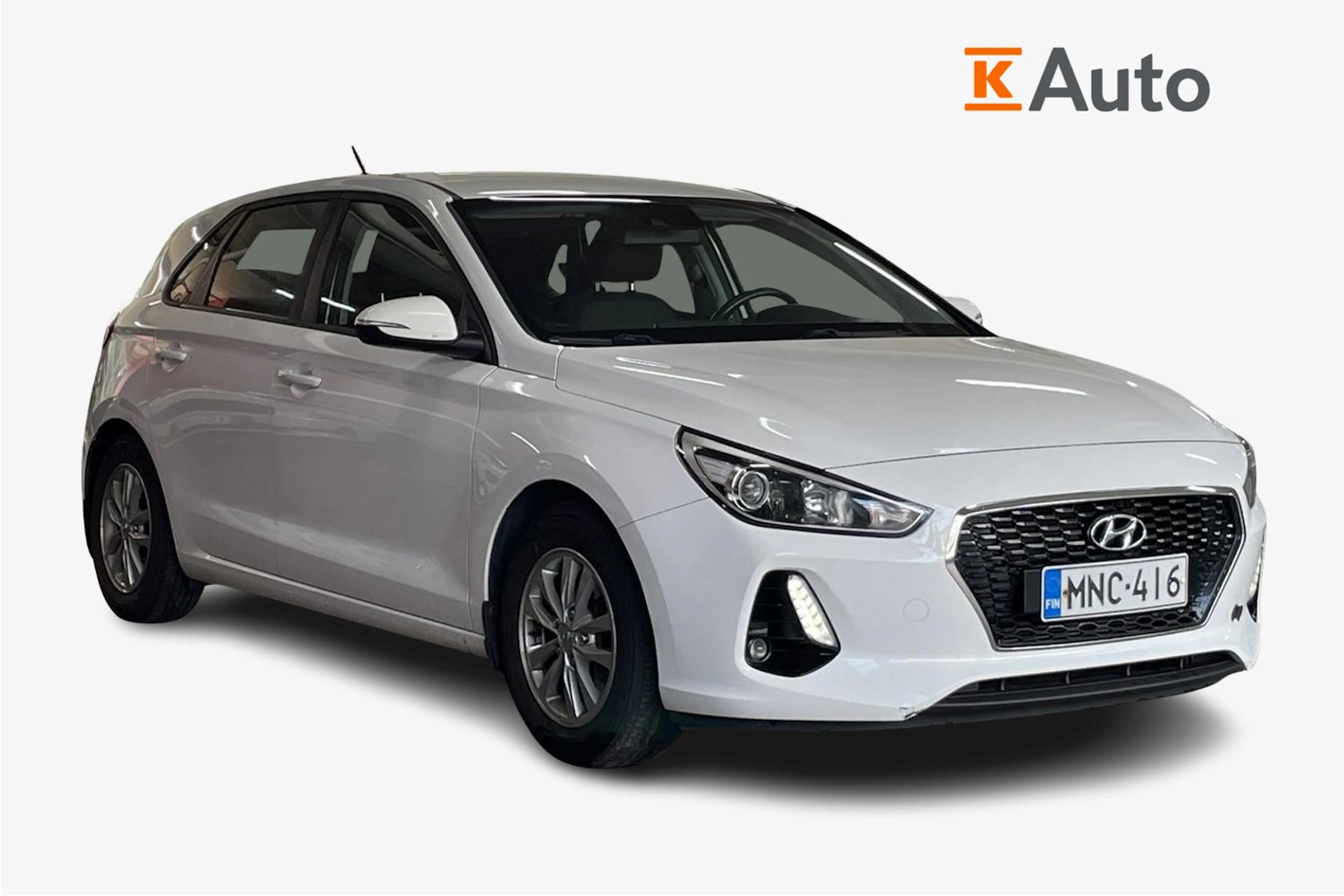 valkoinen Hyundai i30 5d 2017 kuva 1.