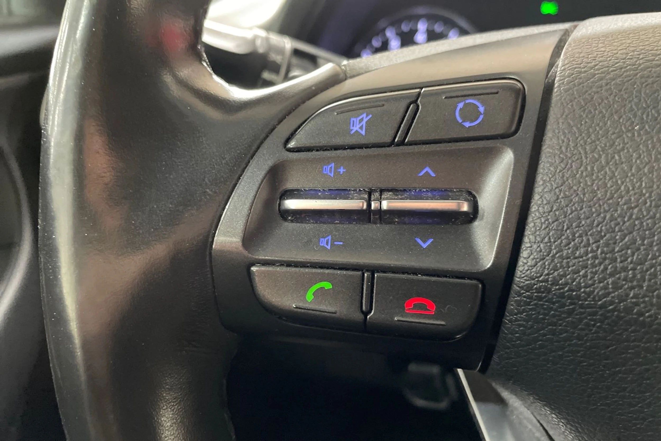valkoinen Hyundai i30 5d 2017 kuva 16.