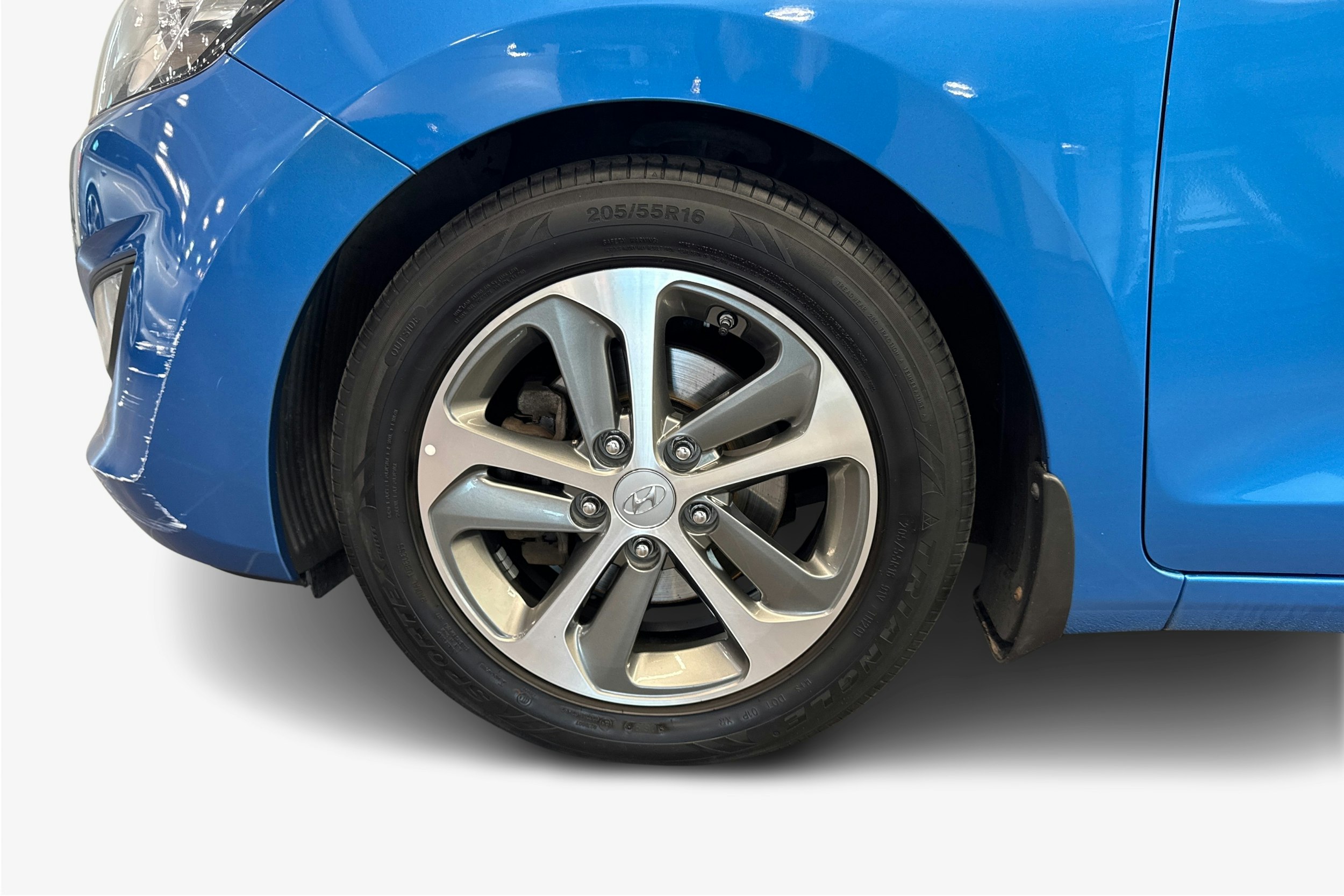 sininen Hyundai i30 5d 2017 kuva 11.