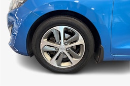 sininen Hyundai i30 5d 2017 kuva 11.