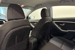 sininen Hyundai i30 5d 2017 kuva 14.