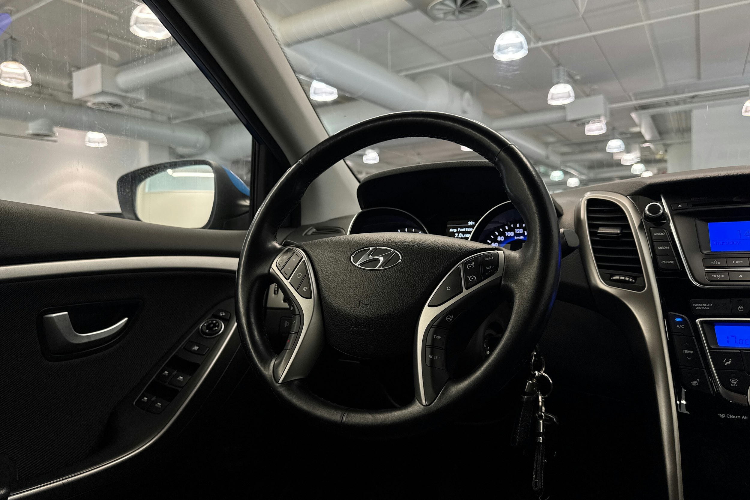 sininen Hyundai i30 5d 2017 kuva 16.