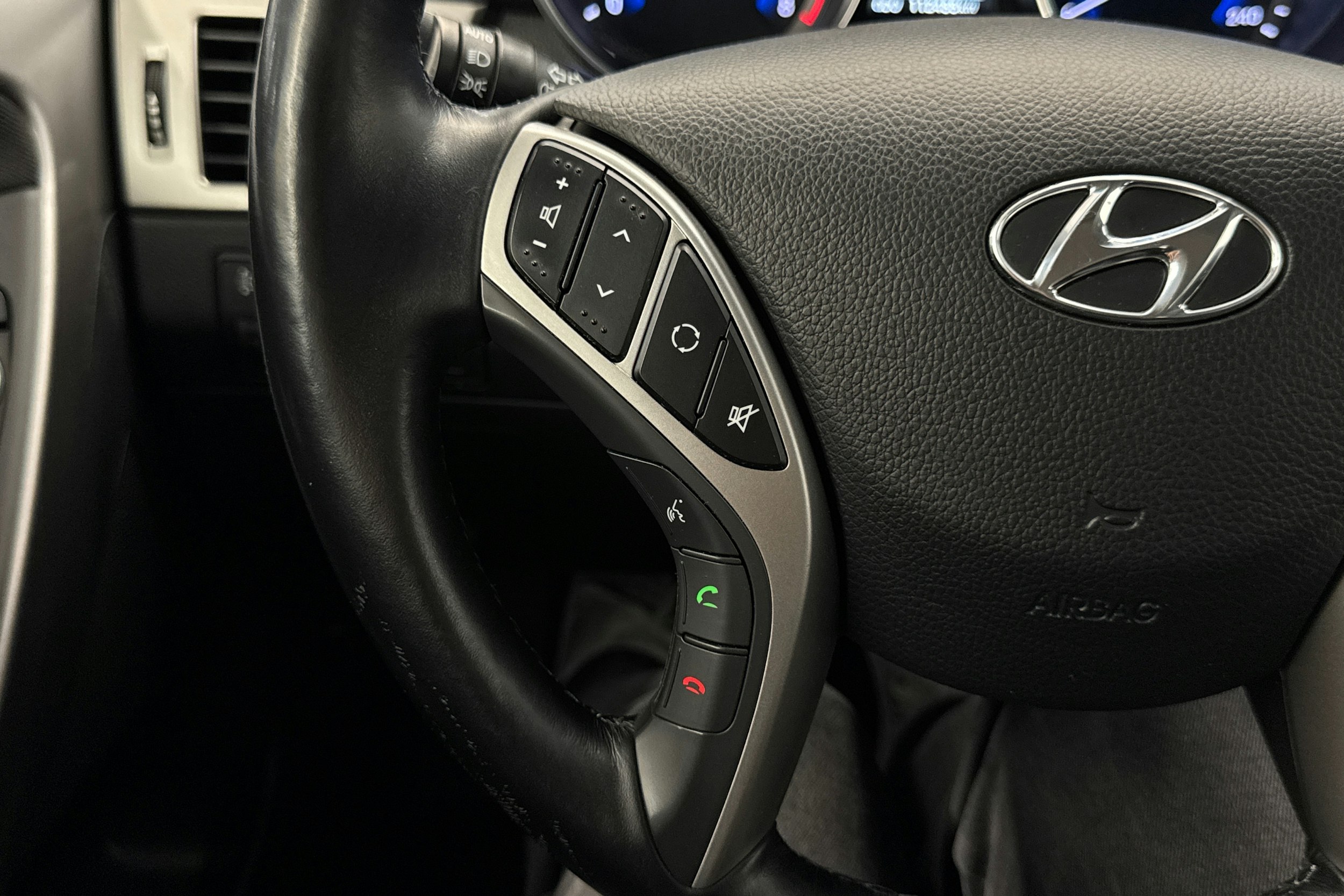sininen Hyundai i30 5d 2017 kuva 19.