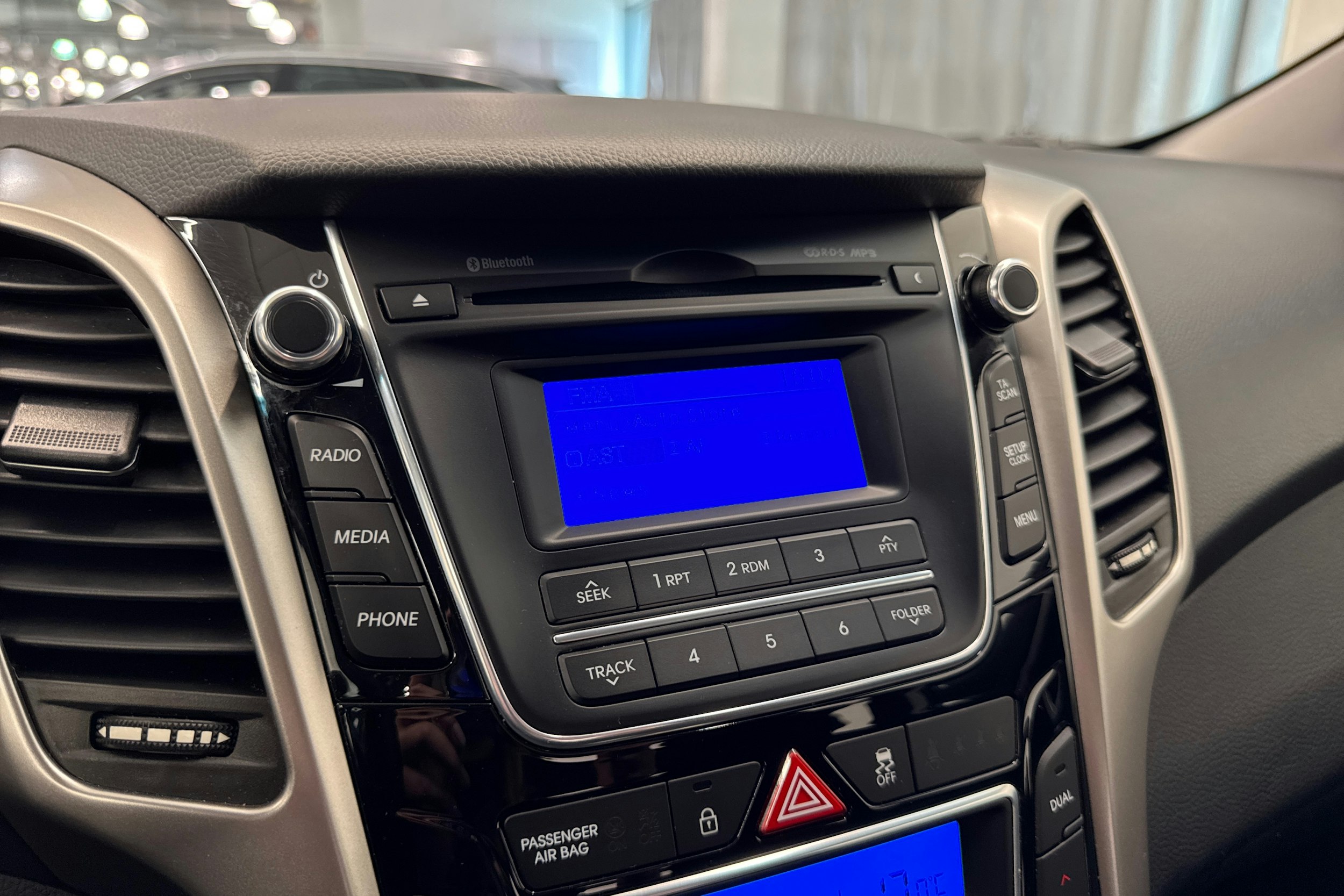 sininen Hyundai i30 5d 2017 kuva 29.