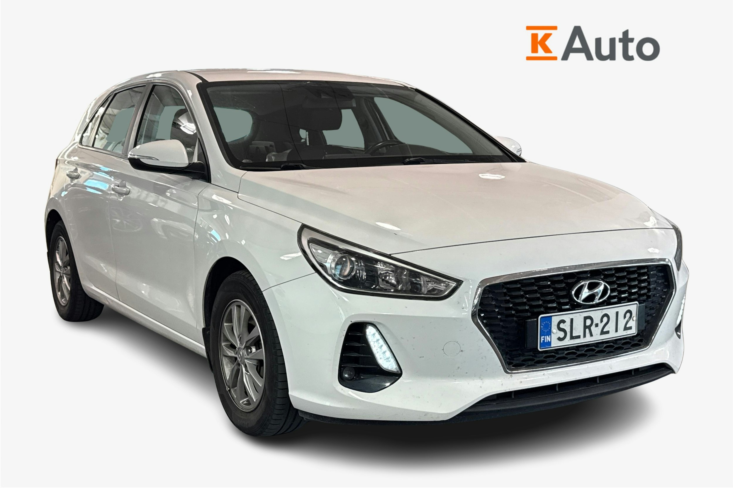 Valkoinen Hyundai i30 5d 2018 kuva 1.