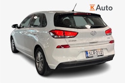 Valkoinen Hyundai i30 5d 2018 kuva 2.