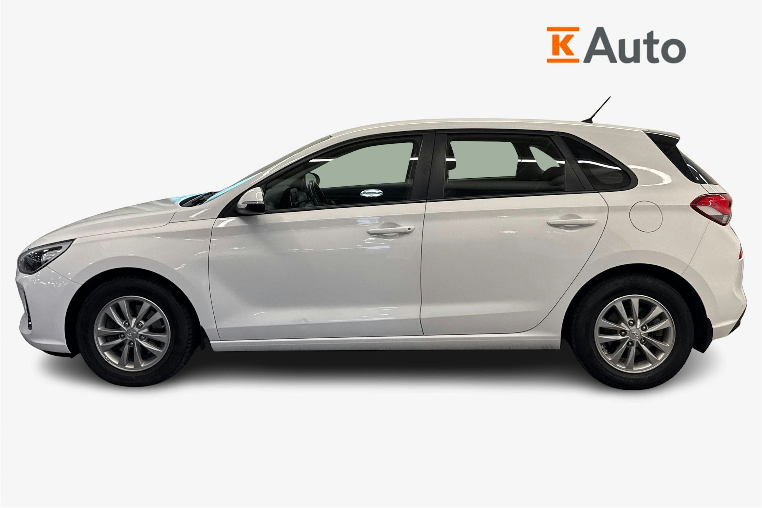Valkoinen Hyundai i30 5d 2018 kuva 6.