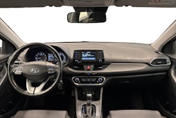 Valkoinen Hyundai i30 5d 2018 kuva 9.