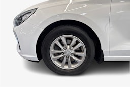 Valkoinen Hyundai i30 5d 2018 kuva 11.