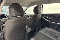 Valkoinen Hyundai i30 5d 2018 kuva 14.