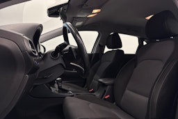 Valkoinen Hyundai i30 5d 2018 kuva 15.