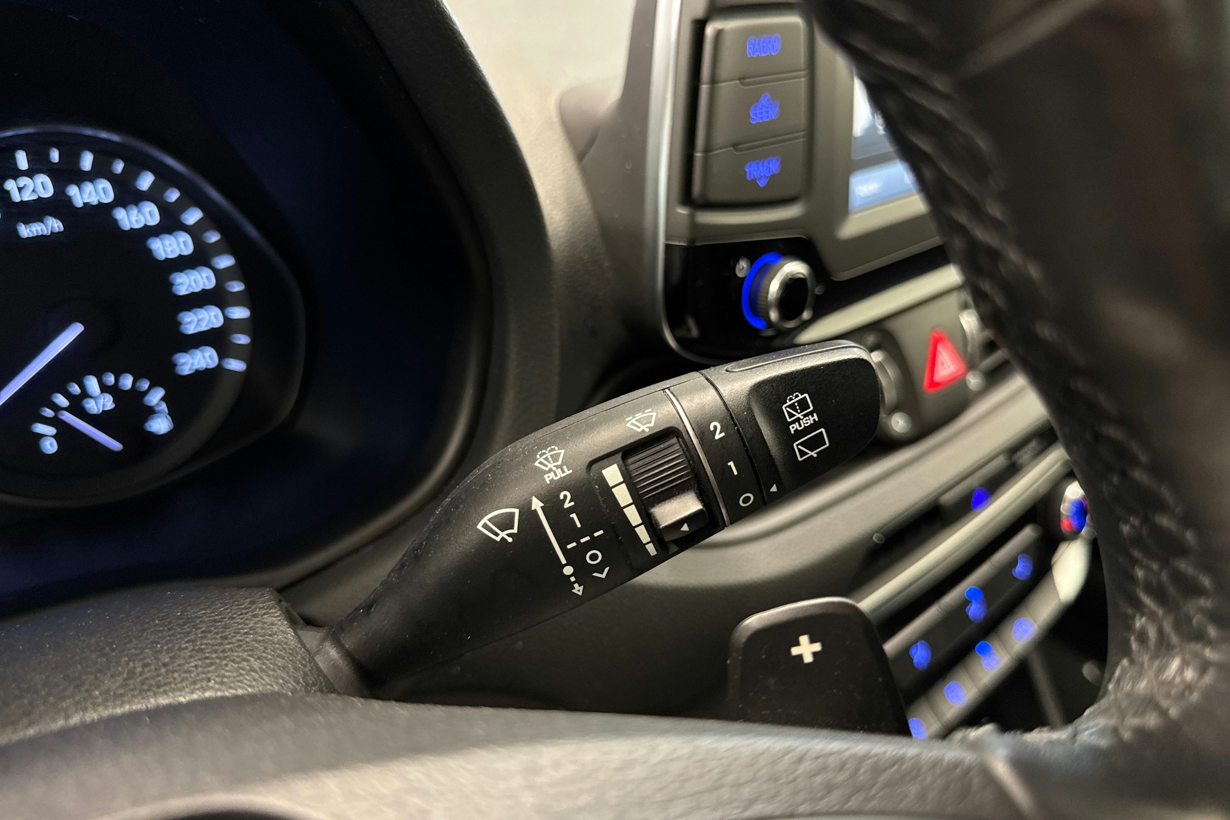 Valkoinen Hyundai i30 5d 2018 kuva 19.