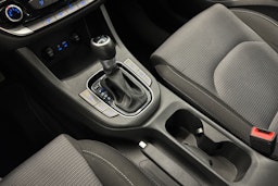 Valkoinen Hyundai i30 5d 2018 kuva 24.