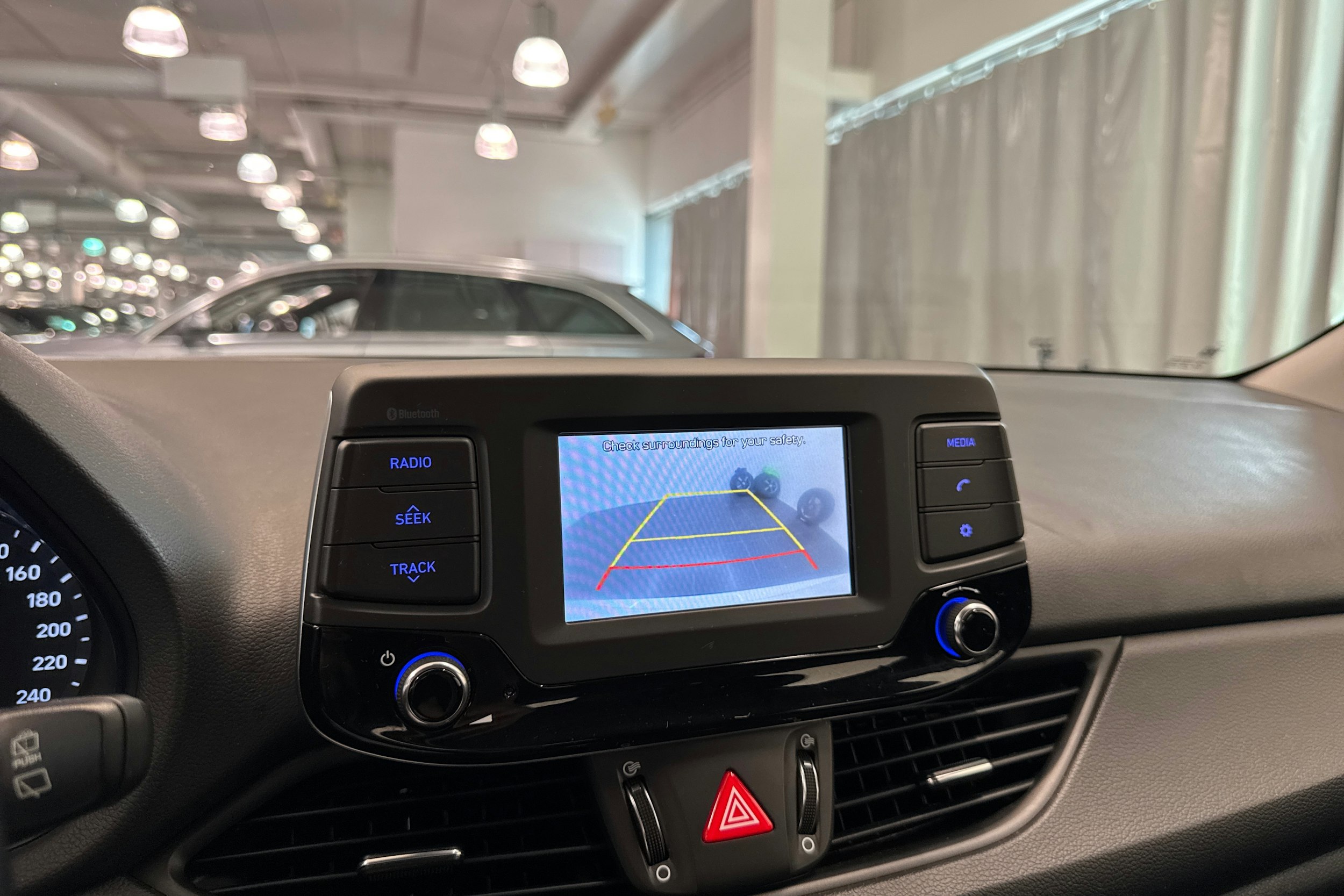 Valkoinen Hyundai i30 5d 2018 kuva 29.