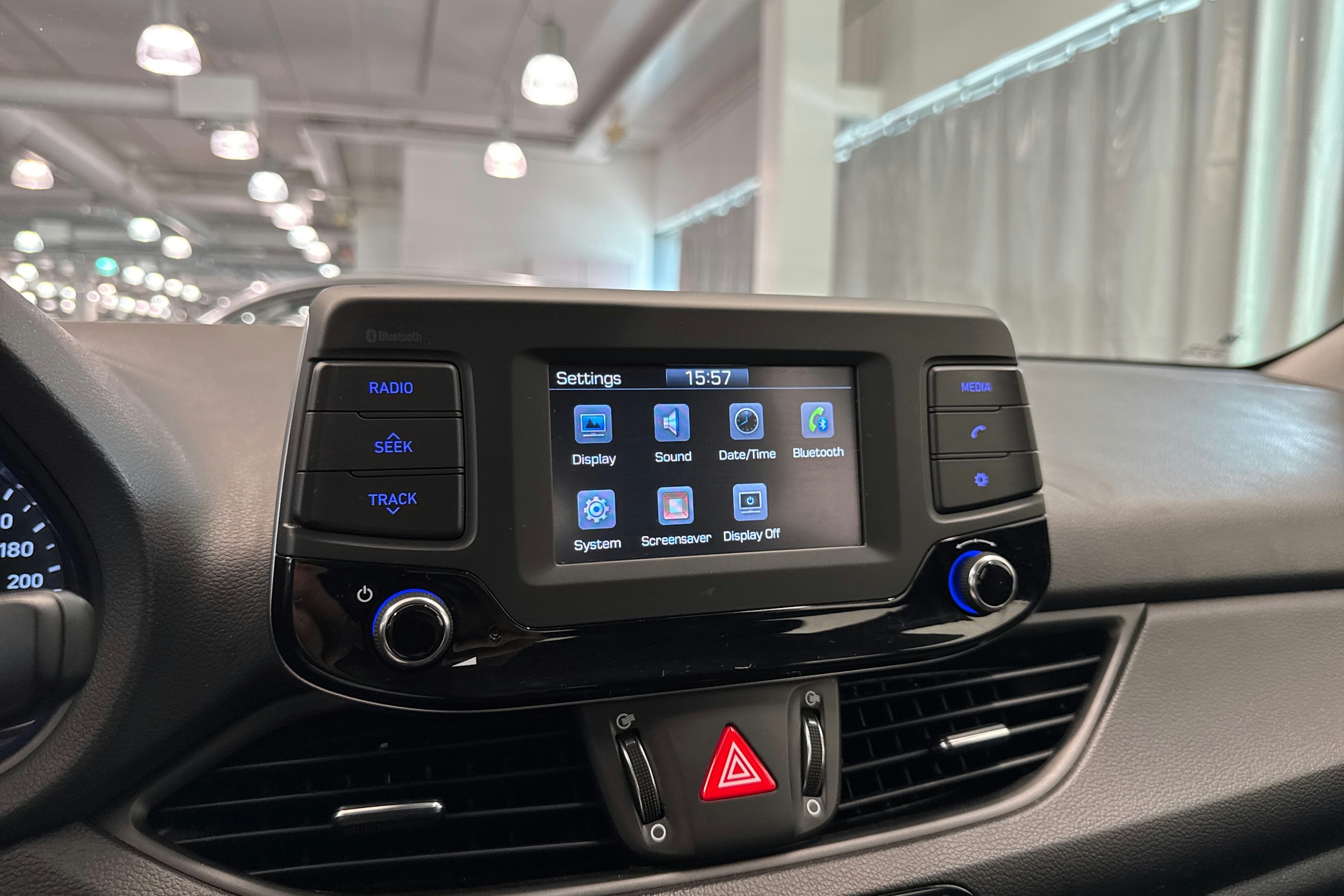 Valkoinen Hyundai i30 5d 2018 kuva 30.