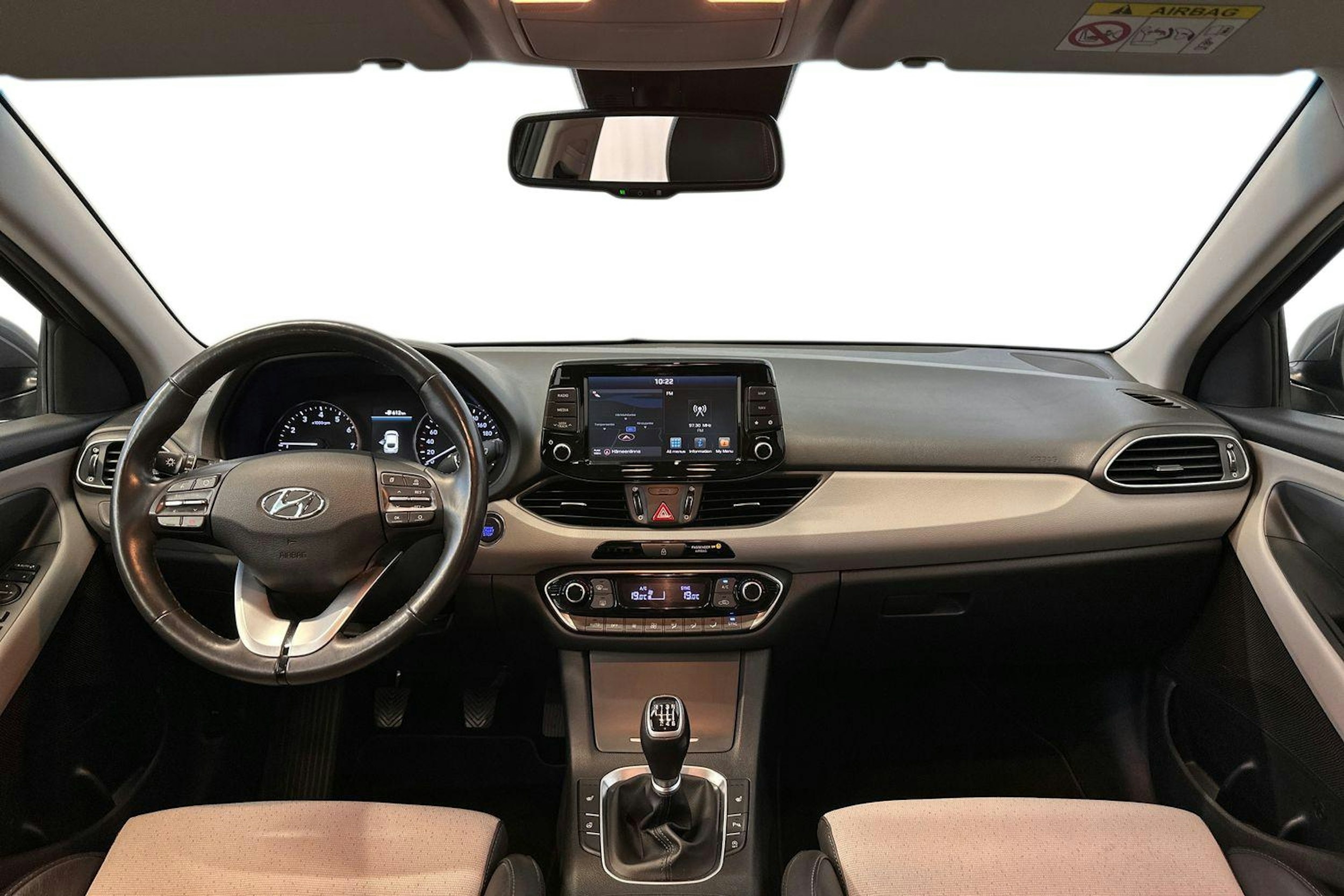 harmaa Hyundai i30 Fastback 2018 kuva 9.
