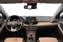 harmaa Hyundai i30 Fastback 2018 kuva 9.