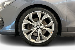 harmaa Hyundai i30 Fastback 2018 kuva 11.