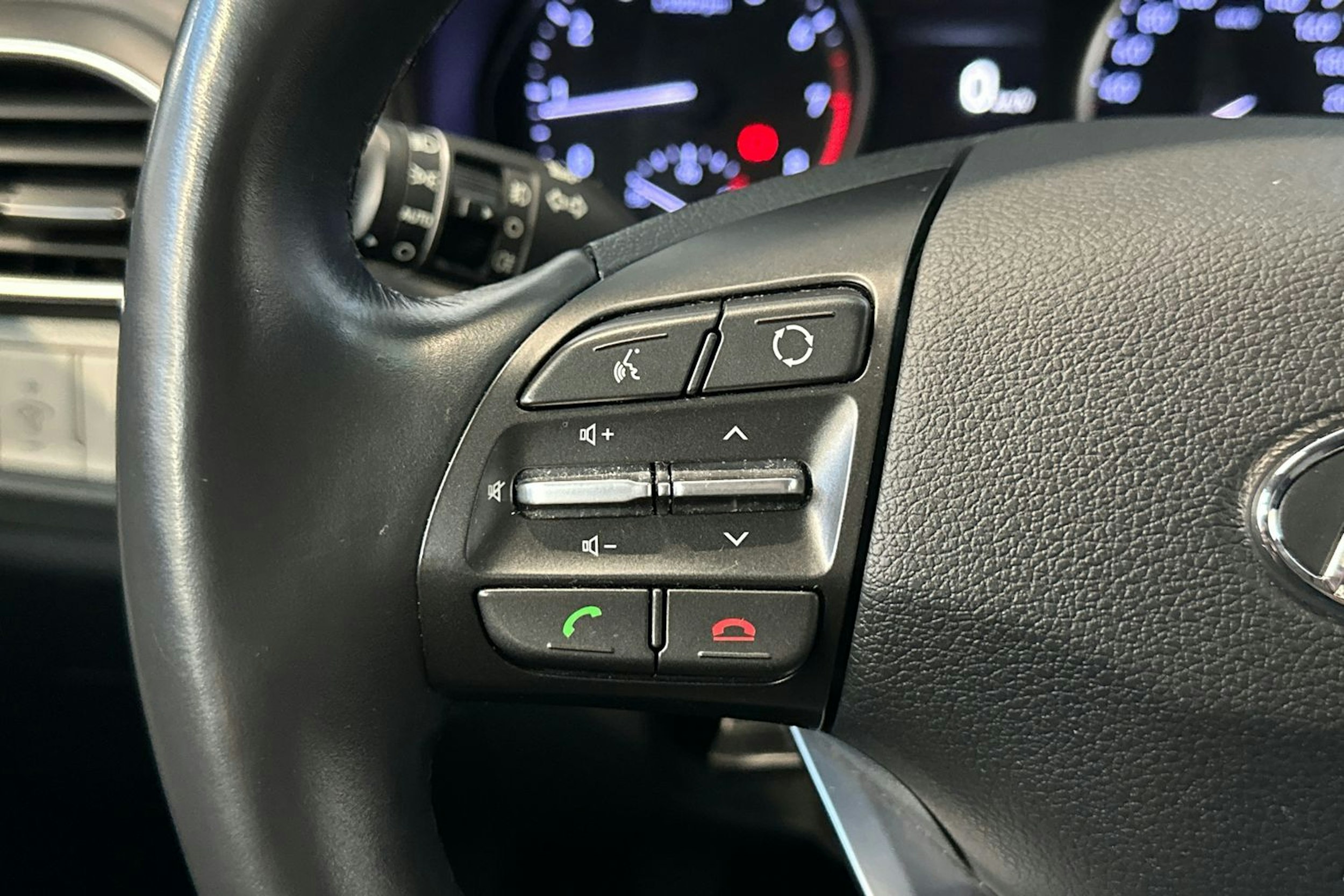 harmaa Hyundai i30 Fastback 2018 kuva 19.