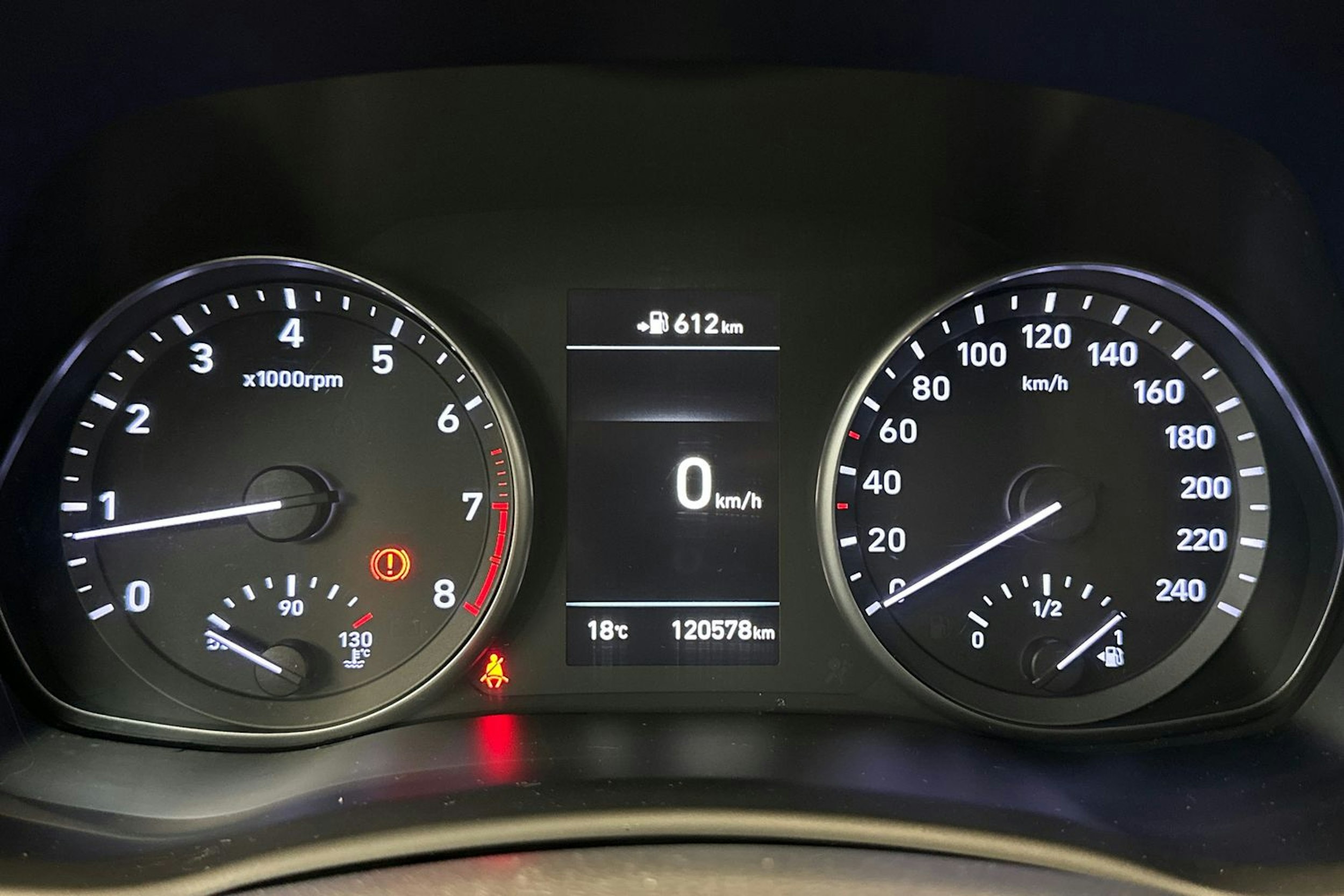 harmaa Hyundai i30 Fastback 2018 kuva 21.