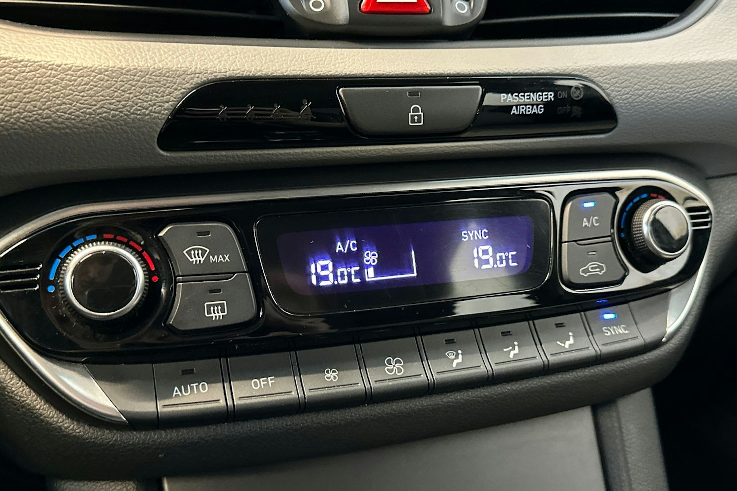 harmaa Hyundai i30 Fastback 2018 kuva 23.