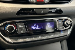 harmaa Hyundai i30 Fastback 2018 kuva 23.