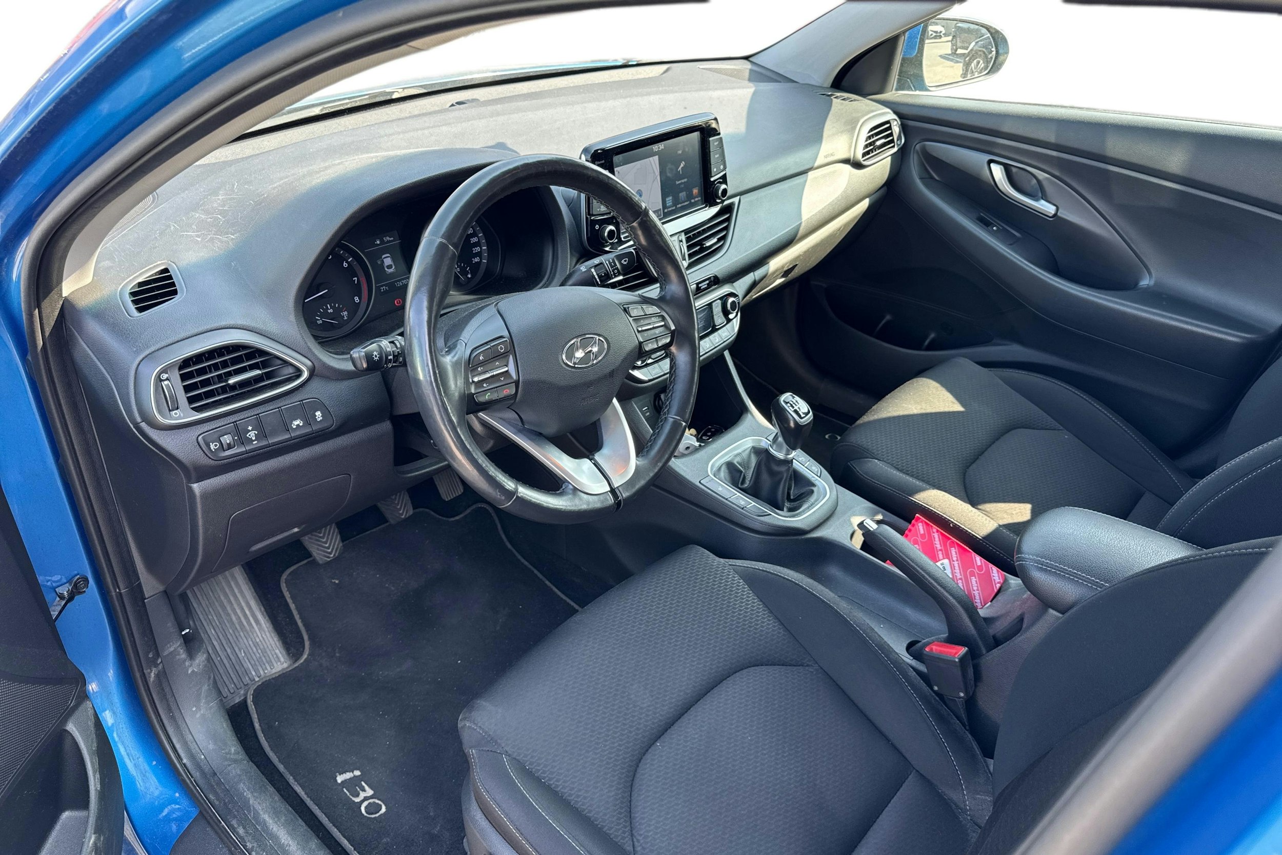 sininen Hyundai i30 Fastback 2018 kuva 3.