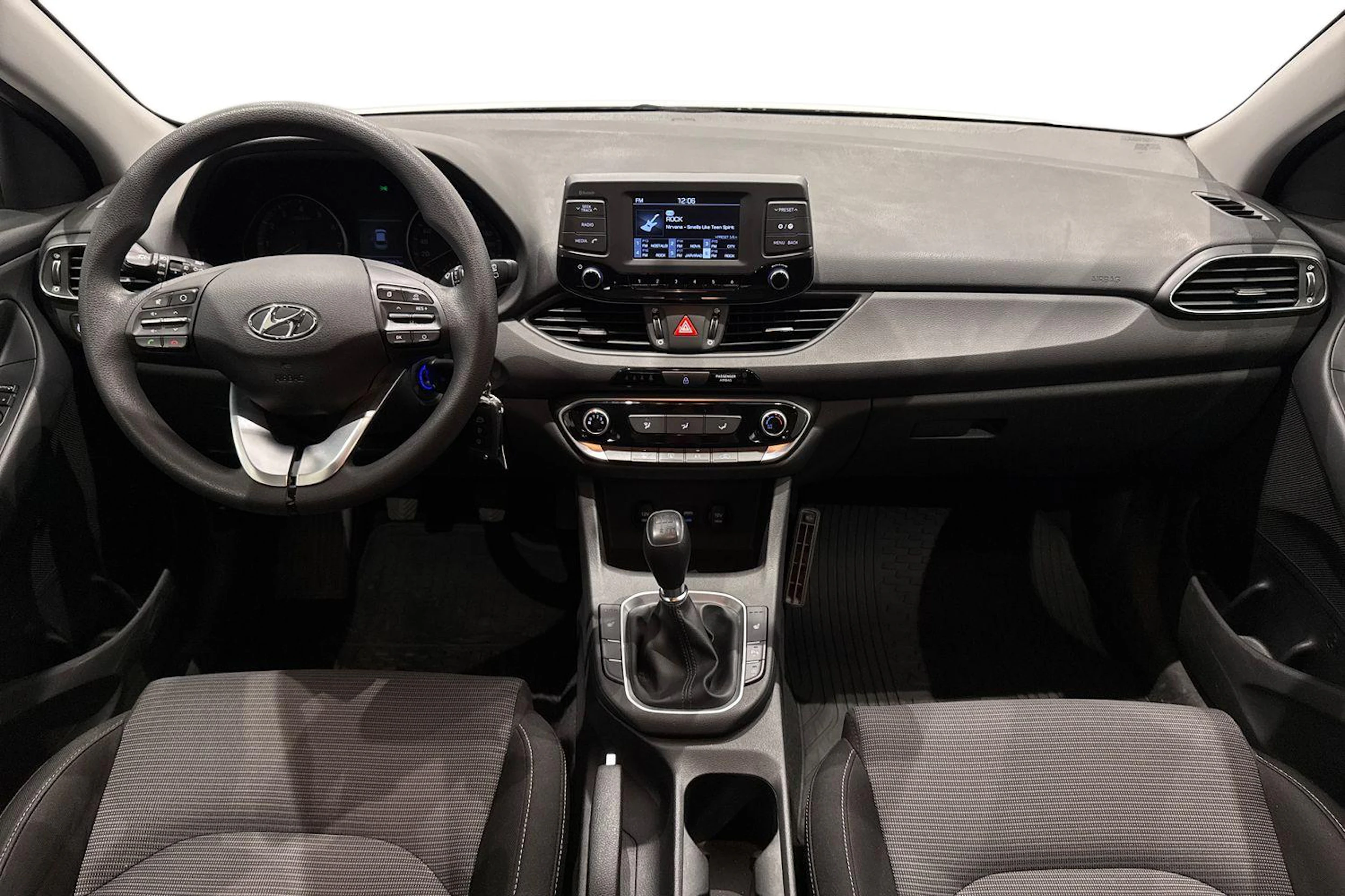 valkoinen Hyundai i30 Hatchback 2019 kuva 9.
