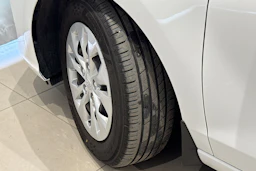 valkoinen Hyundai i30 Hatchback 2019 kuva 13.