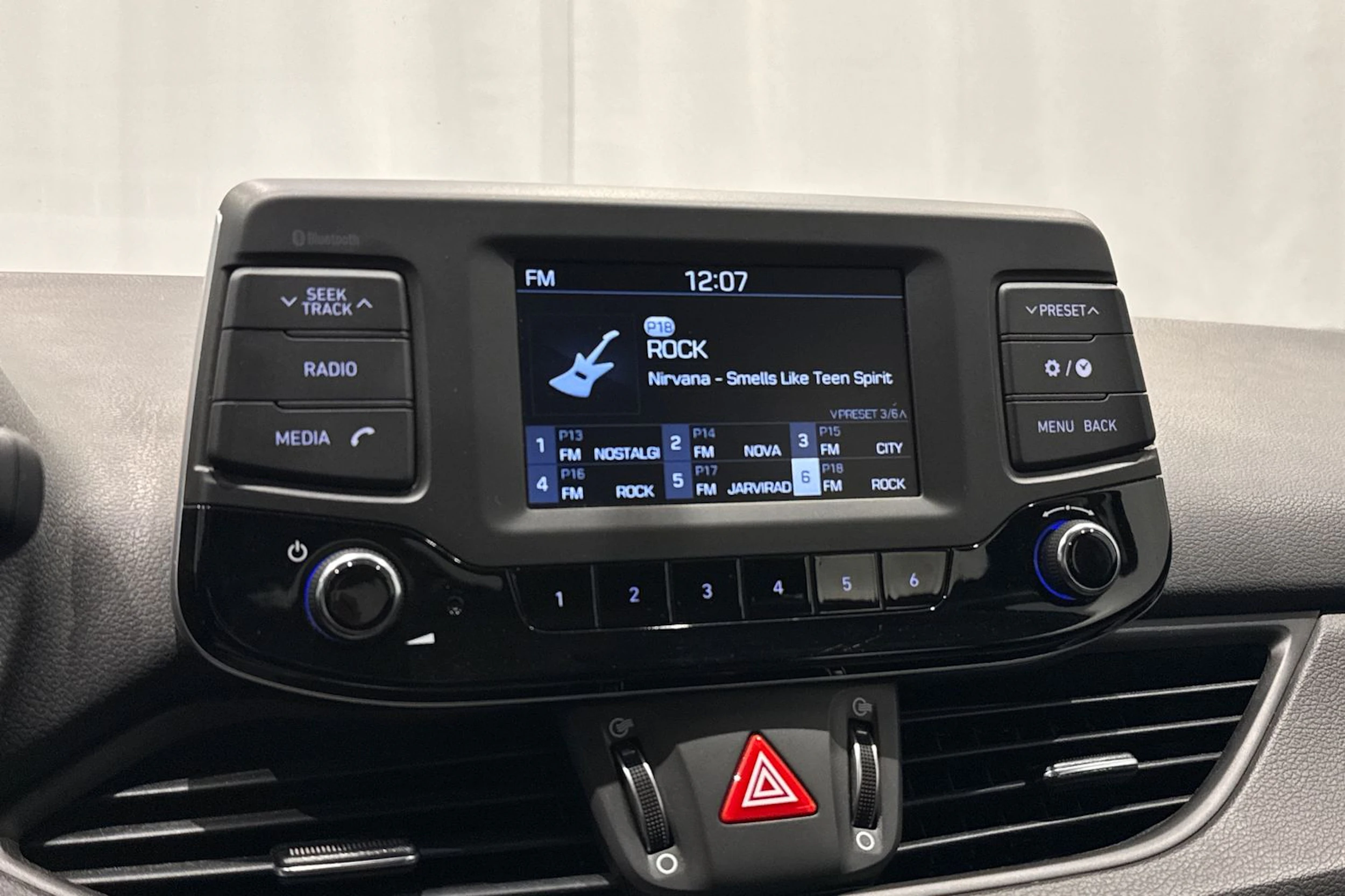 valkoinen Hyundai i30 Hatchback 2019 kuva 19.