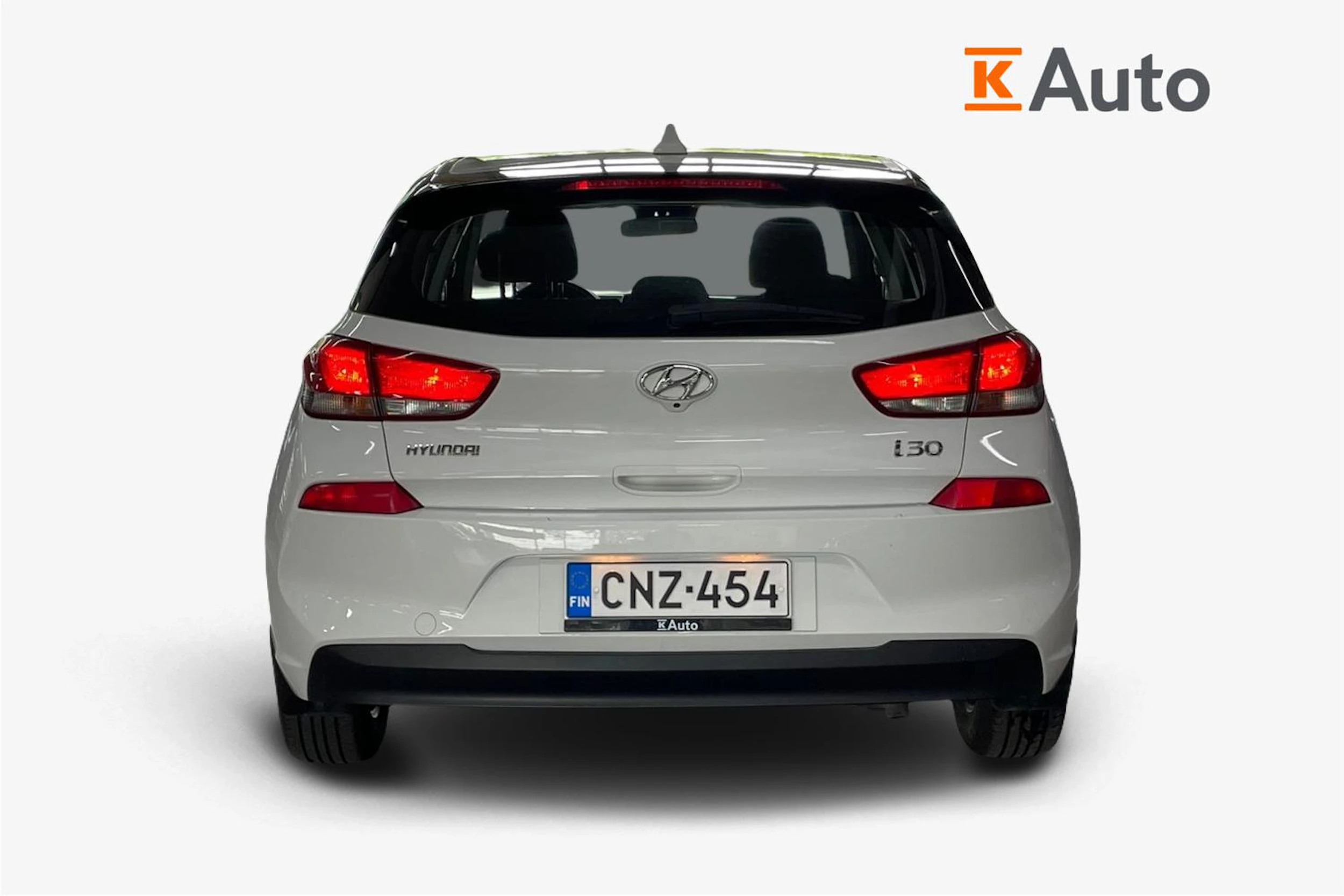 Valkoinen Hyundai i30 Hatchback 2020 kuva 3.