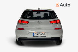 Valkoinen Hyundai i30 Hatchback 2020 kuva 3.