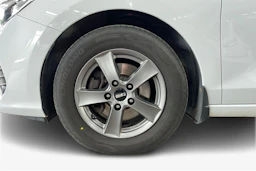 Valkoinen Hyundai i30 Hatchback 2020 kuva 9.