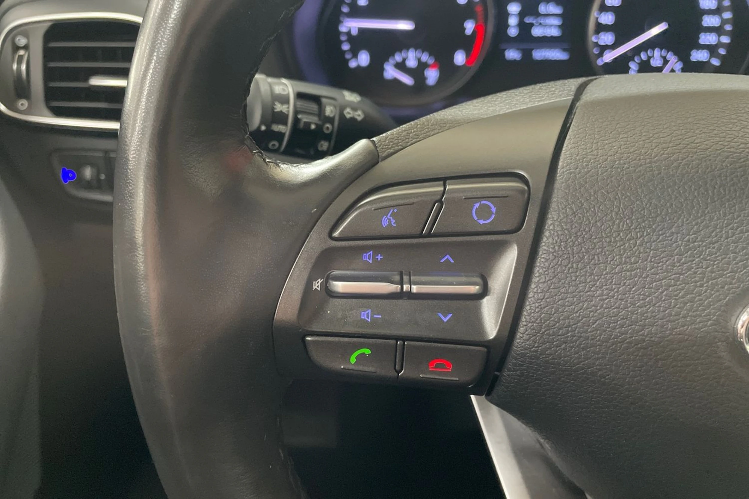 Valkoinen Hyundai i30 Hatchback 2020 kuva 12.