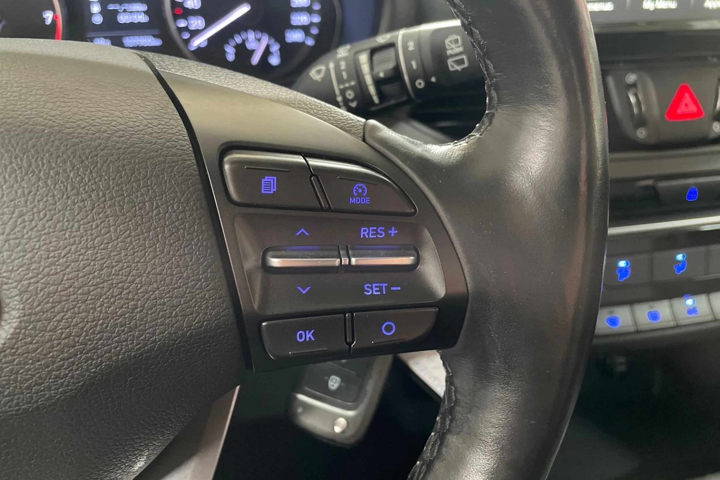 Valkoinen Hyundai i30 Hatchback 2020 kuva 13.