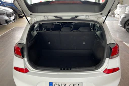 Valkoinen Hyundai i30 Hatchback 2020 kuva 23.