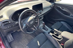 Punainen Hyundai i30 Hatchback 2021 kuva 3.