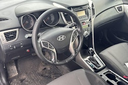 Musta Hyundai i30 Wagon 2013 kuva 3.